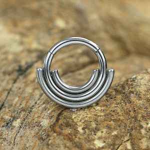 Lined Clicker Ring - F19